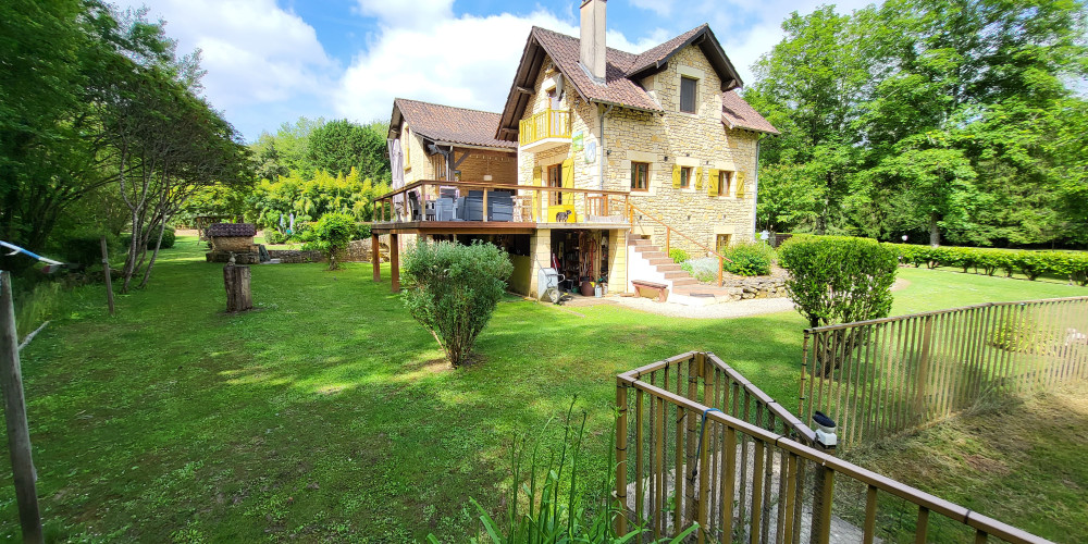 maison à MONTIGNAC (24290)