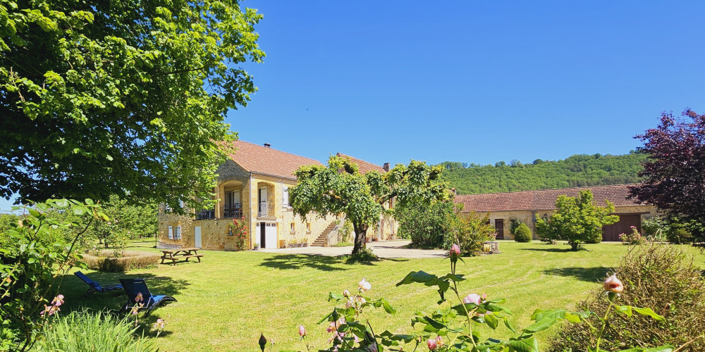 maison à BEYNAC ET CAZENAC (24220)