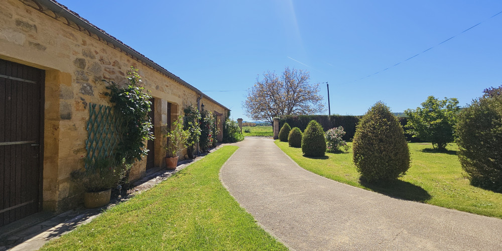 maison à BEYNAC ET CAZENAC (24220)